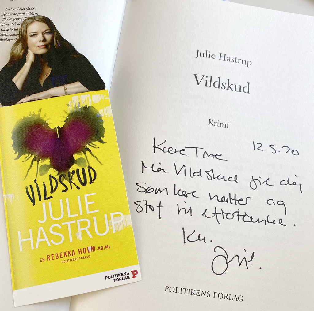 Billede af: Signering i Vildskud af Julie Hastrup